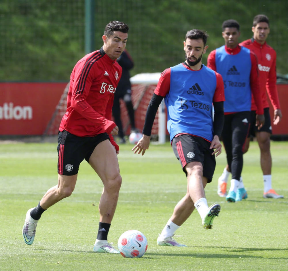 孙兴慜接球 孙兴慜接球